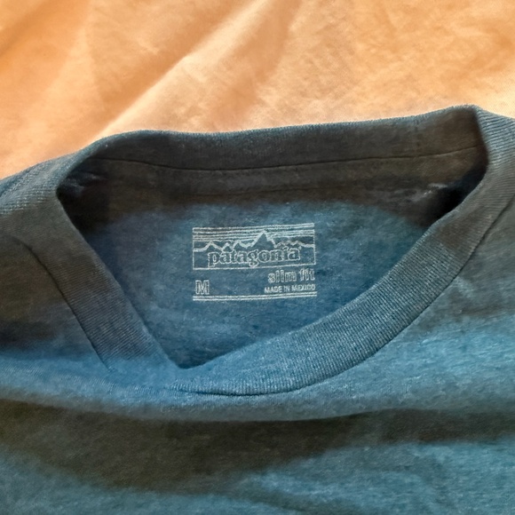 PATAGONIA TEE SHIRT - Picture 2 of 2